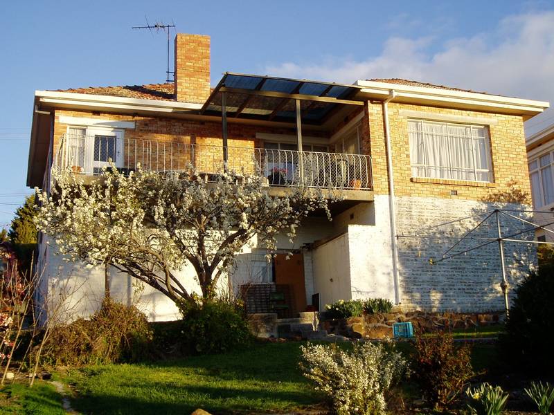 Fair View in Fairthorne. Picture 1