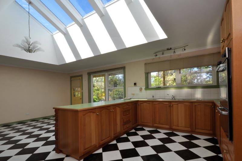 Spacious Serenity with Charm and Warmth Picture 2