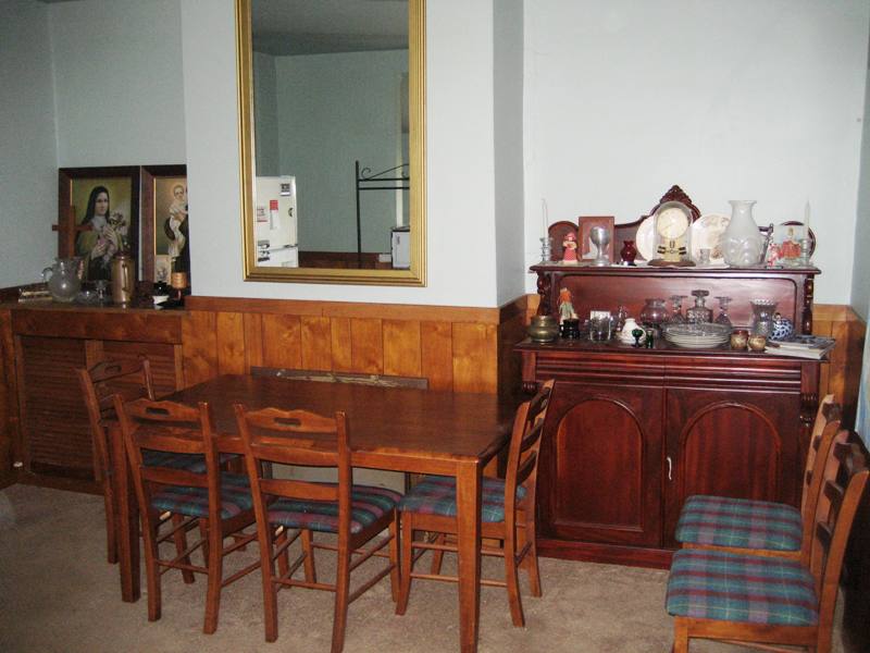 Quiet Street In The West Picture 3