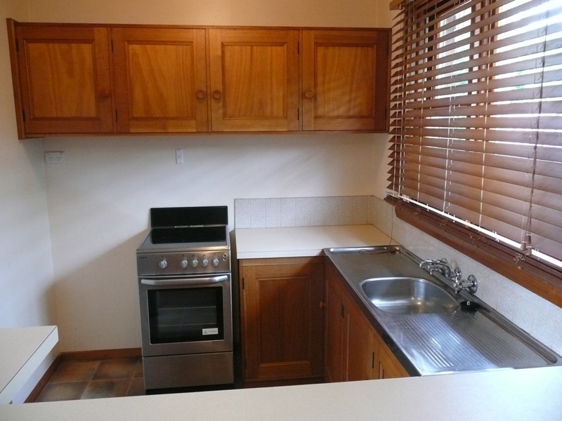 Spacious Unit in Norwood Picture 3
