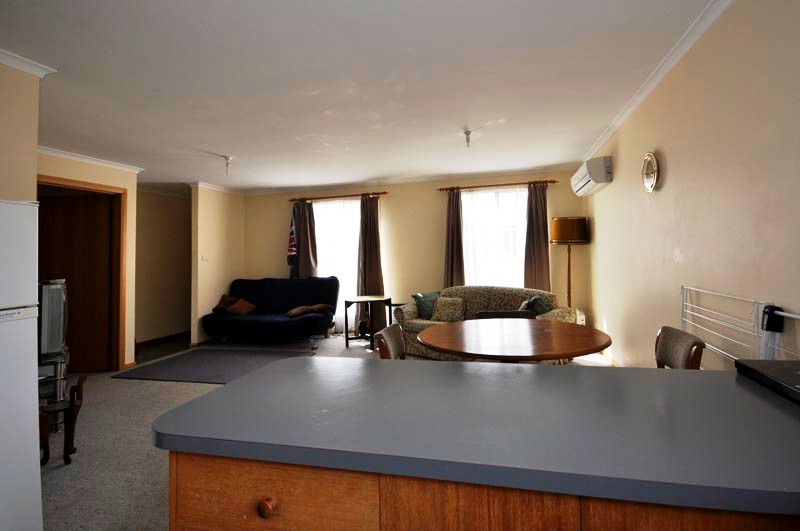 Villa Unit - Close to University Picture 3