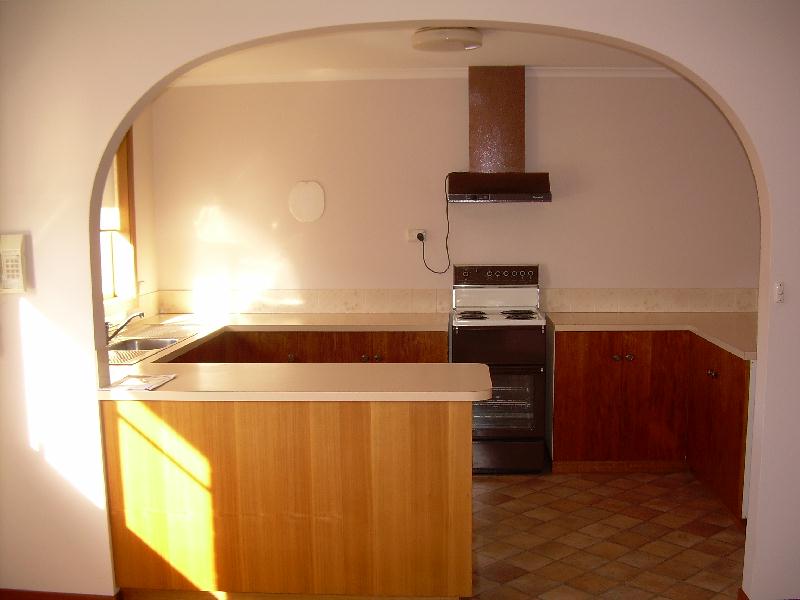 2/150D Quarantine Road Picture 3