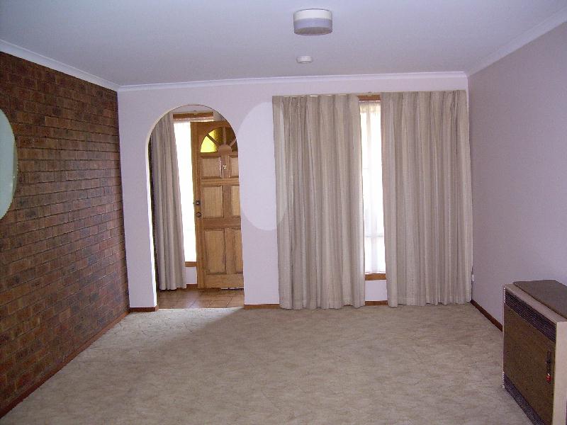 2/150D Quarantine Road Picture 2