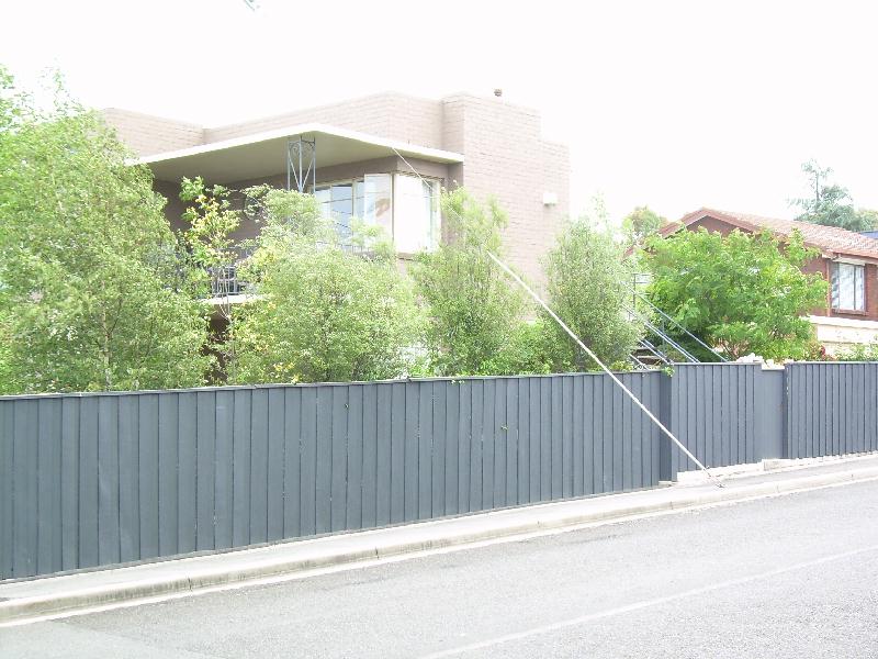 Neat & Tidy Unit! Picture 1