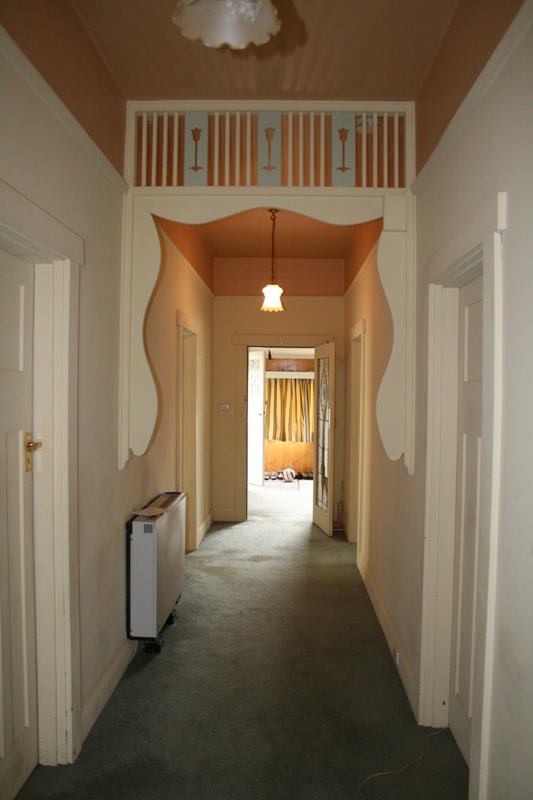 Character in Burns Street. Picture 3