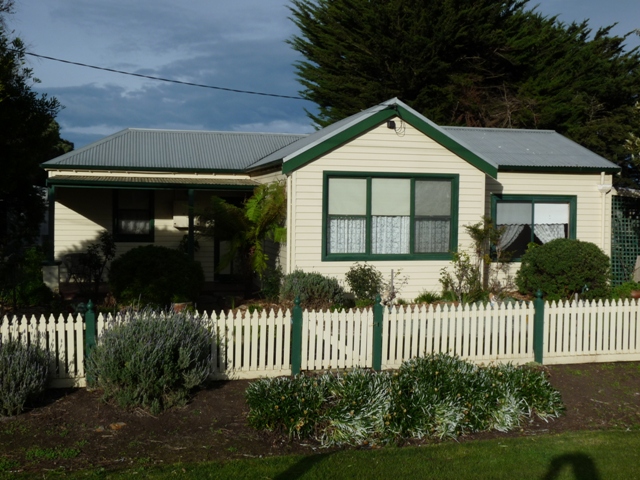 Country Cottage Picture 2