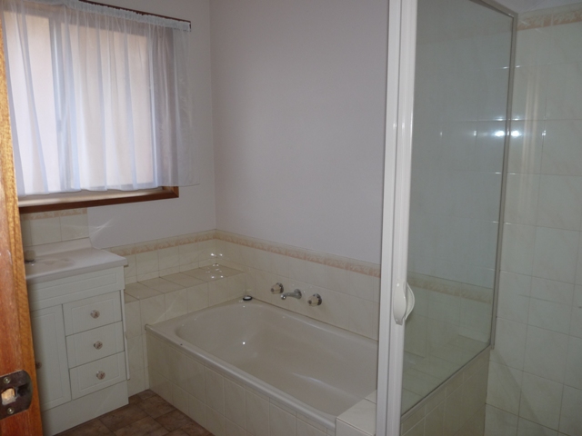 Delightful Central Townhouse Picture 3