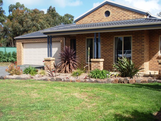 Splendour & Space In Koroit! Picture 1