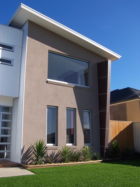 Contemporary Double Storey Home! Picture 2