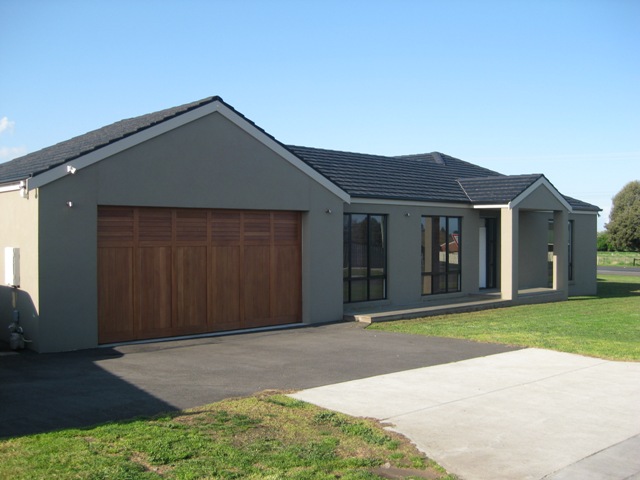 Stylish Design - Spacious Living Picture 1