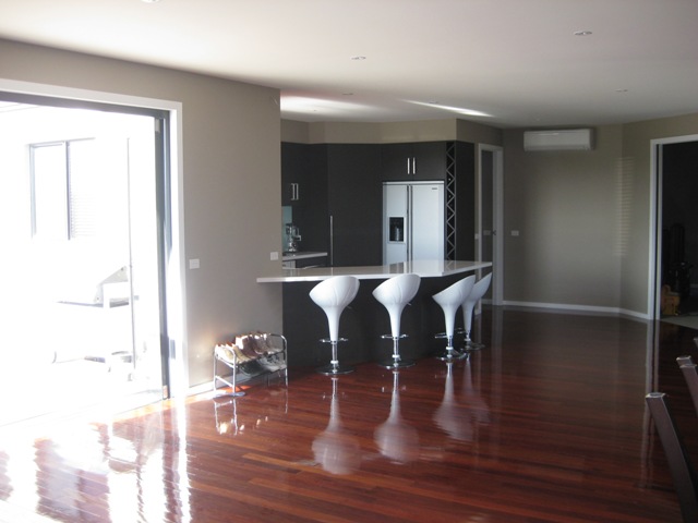 Stylish Design - Spacious Living Picture 3