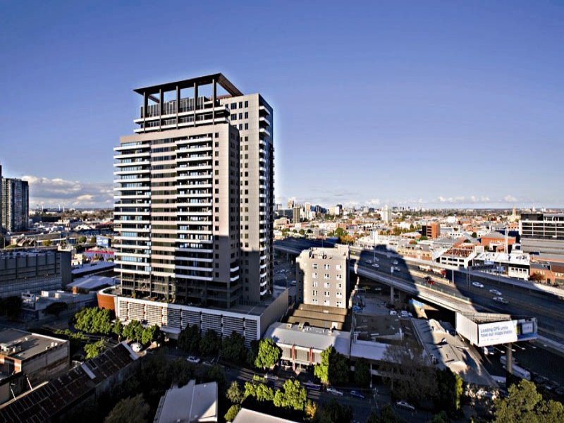 Centurion 13th floor, 83 Whiteman St: Fantastic Location! L/B Picture 2