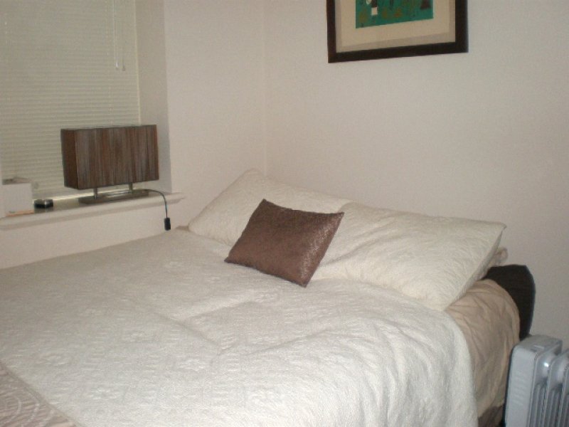 Centurion Ground floor FULLY FURNISHED, 83 Whiteman St: Feel At Home! L/B Picture 2