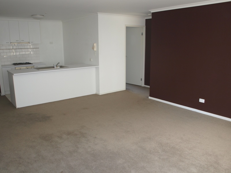 City Condos 11th floor, 416 St Kilda Rd: Tram Stop On Your Doorstep! Picture 2