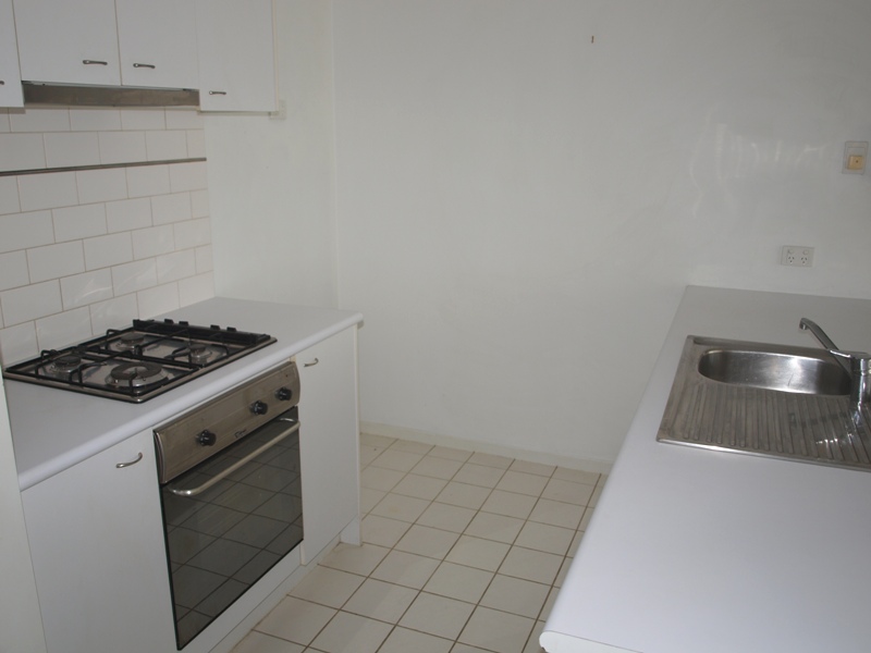 City Condos 11th floor, 416 St Kilda Rd: Tram Stop On Your Doorstep! Picture 3