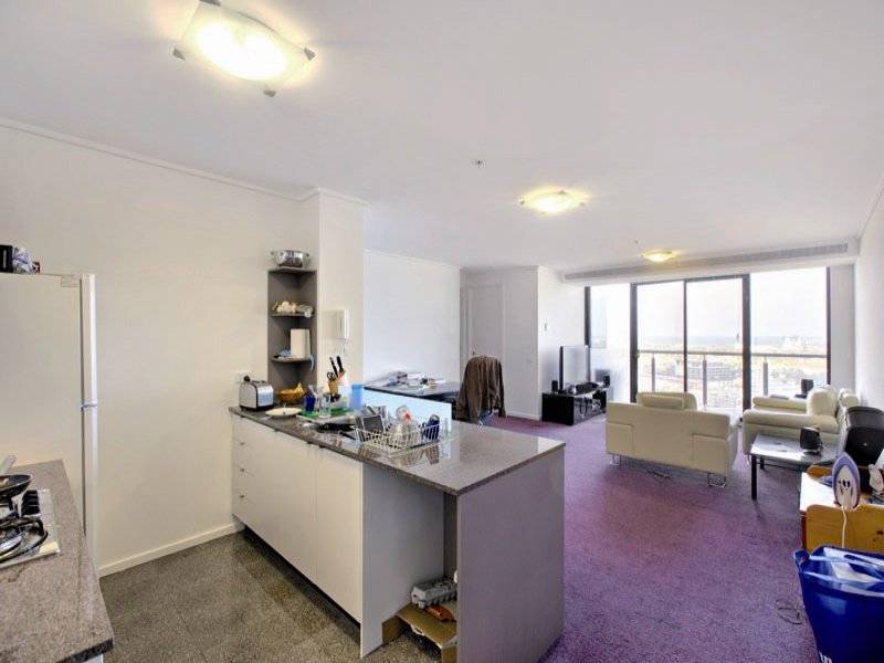 City Tower 26th floor, 183 City Rd: Your New Home! Picture 3