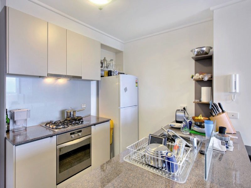 City Tower 26th floor, 183 City Rd: Your New Home! Picture 2