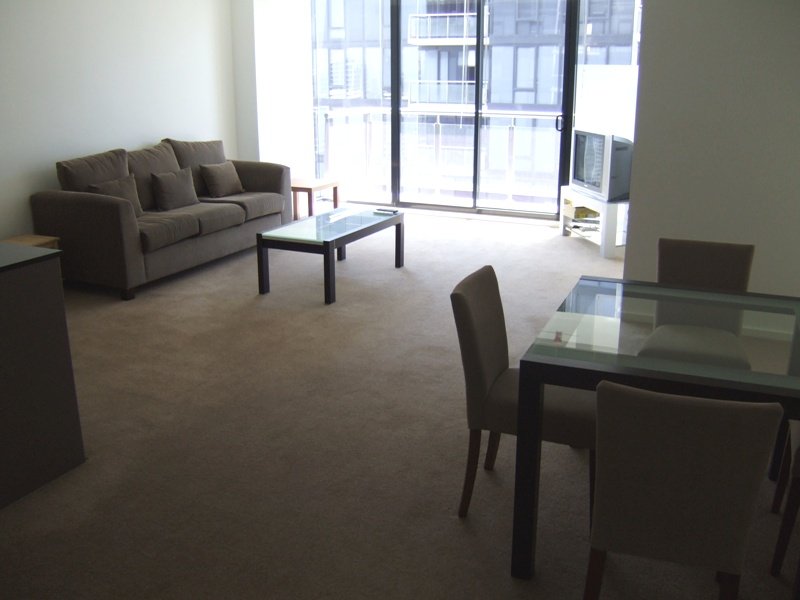City Tower 33rd floor FULLY FURNISHED, 183 City Rd: This One Ticks All The Boxes! Picture 2