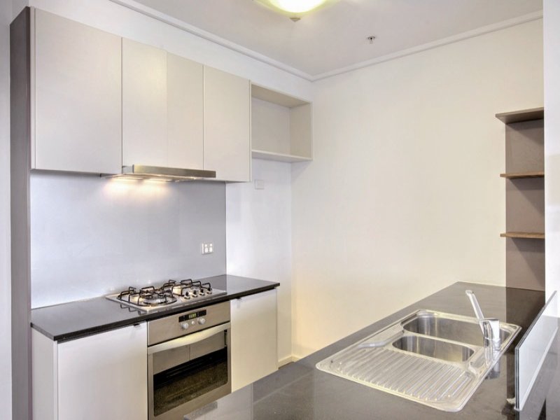 City Tower 9th floor, 183 City Rd: A Must See! L/B Picture 2