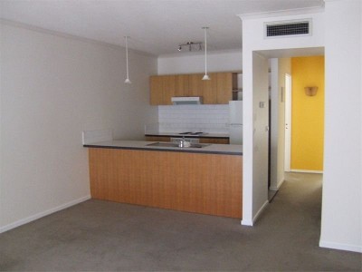 Coventry Gardens, 62 Coventry St: What A Great Location! L/B Picture