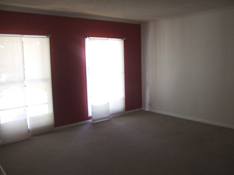 Coventry Gardens, 62 Coventry St: What A Great Location! L/B Picture 2