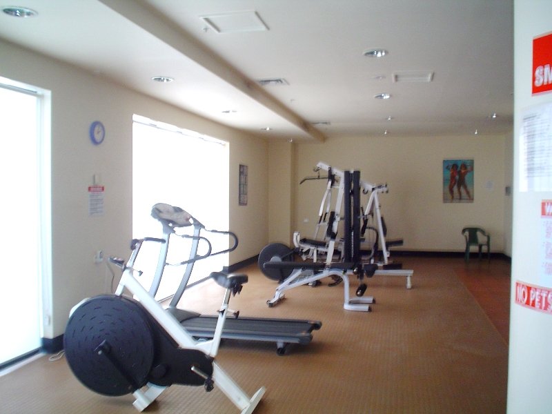 Dockside Tower, FURNISHED: Terrific Central Location! Picture 3