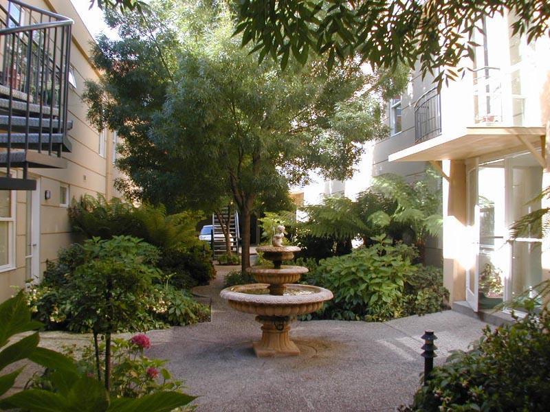 Drummond Square, 39 Rathdowne St: Discover The Lifestyle You Have Always Wanted! Picture 2