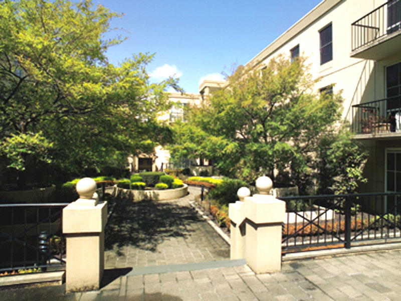 Drummond Square, 39 Rathdowne St: Discover The Lifestyle You Have Always Wanted! Picture 1