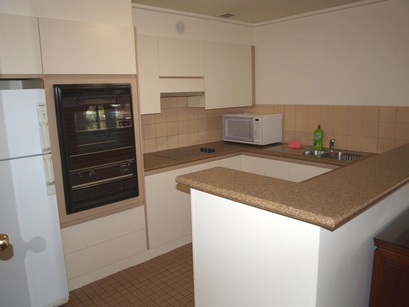 Fawkner Towers 7th floor FULLY FURNISHED, 431 St Kilda Rd: Simply Exquisite! Picture 2