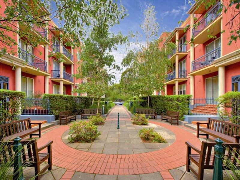 Keep Apartments, 88 Wells St: You'll Love The Location! Picture 3