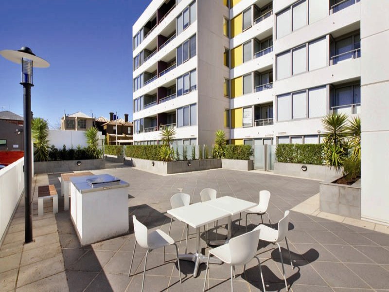Market Square Condos 3rd floor, 118 Dudley St: Modern Cosmopolitan Delight! L/B Picture 2