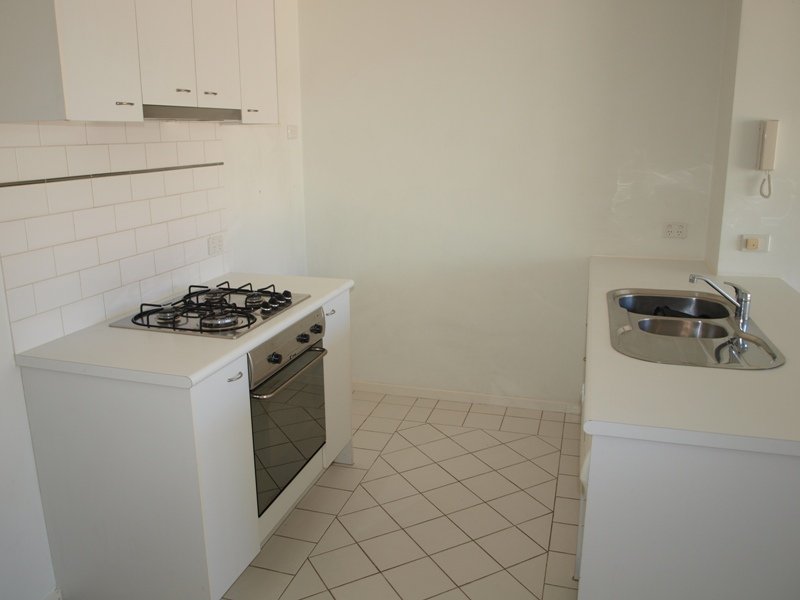 Melbourne Condos 4th floor, 148 Wells St: Modern And Spacious! Picture 2