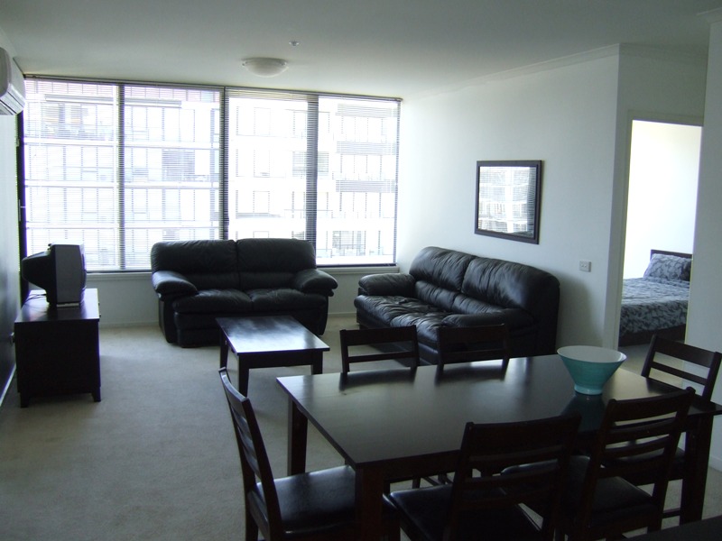 Plaza 10th floor FULLY FURNISHED, 39 Dorcas St: Often Sought, Rarely Found! Picture 2