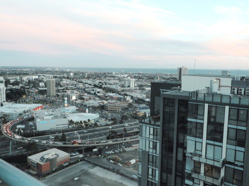 Sentinel 31st floor FULLY FURNISHED, 88 Kavanagh St: Stylish Apartment Sure To Impress! Picture 3