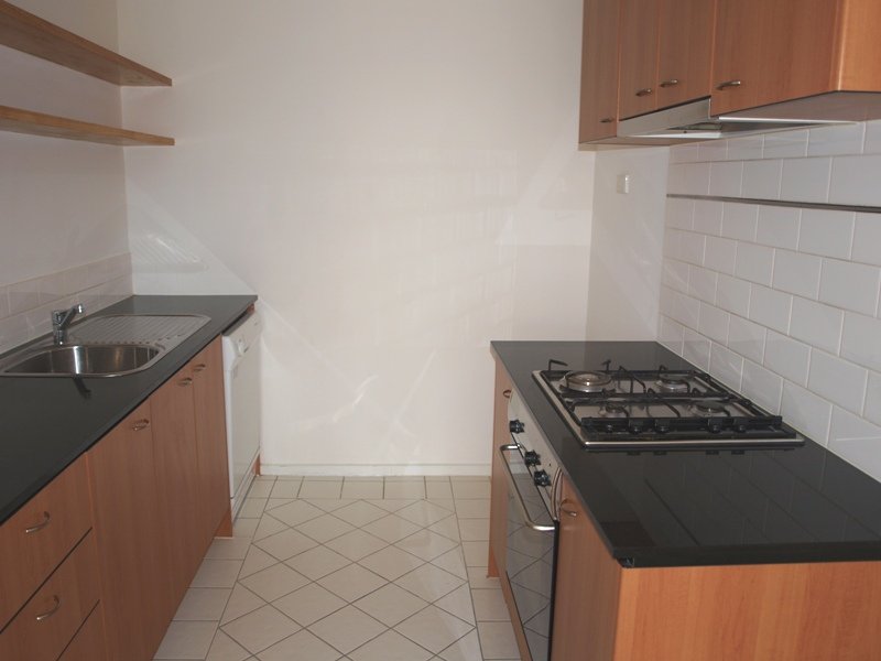 Southbank Condos 15th floor, 88 Southbank Blvd: Add This To Your List! L/B Picture 1