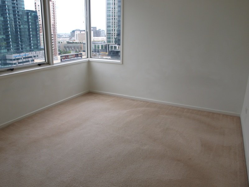 Southbank Condos 15th floor, 88 Southbank Blvd: Add This To Your List! L/B Picture 3