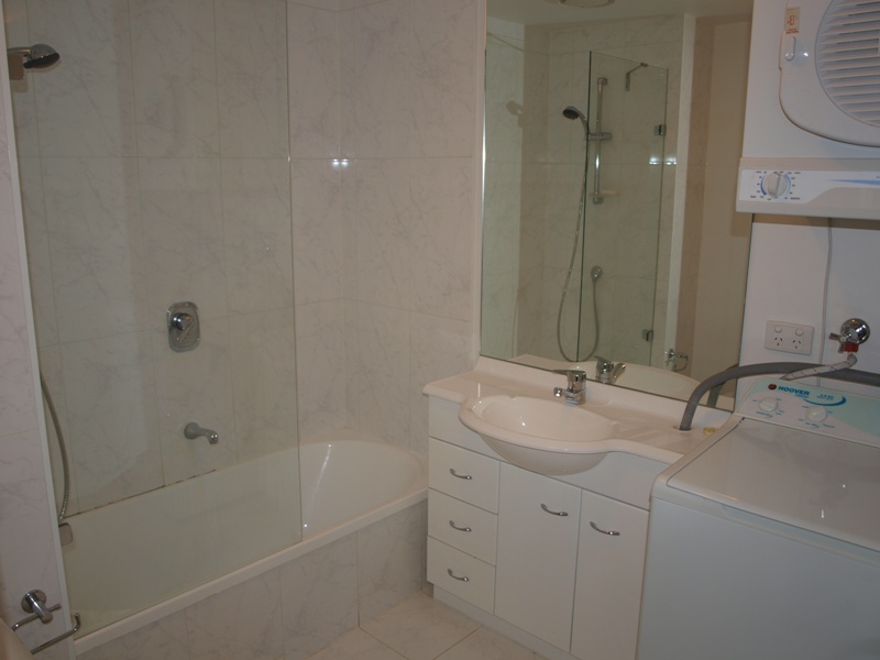 Southpoint 8th floor, 22 Kavanagh St: Superb Location! Picture 3