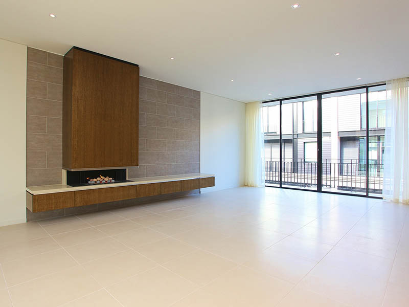 Spectacular Brand New Townhouse! Picture 3