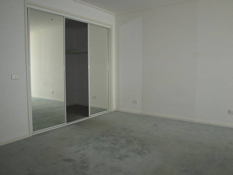 Summit 16th floor, 163 City Rd: Simply Outstanding! Picture 2