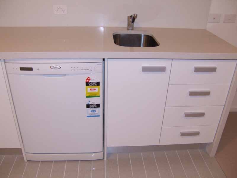 Vue Grande 10th floor, 63 Whiteman St: Well Presented! L/B Picture 3