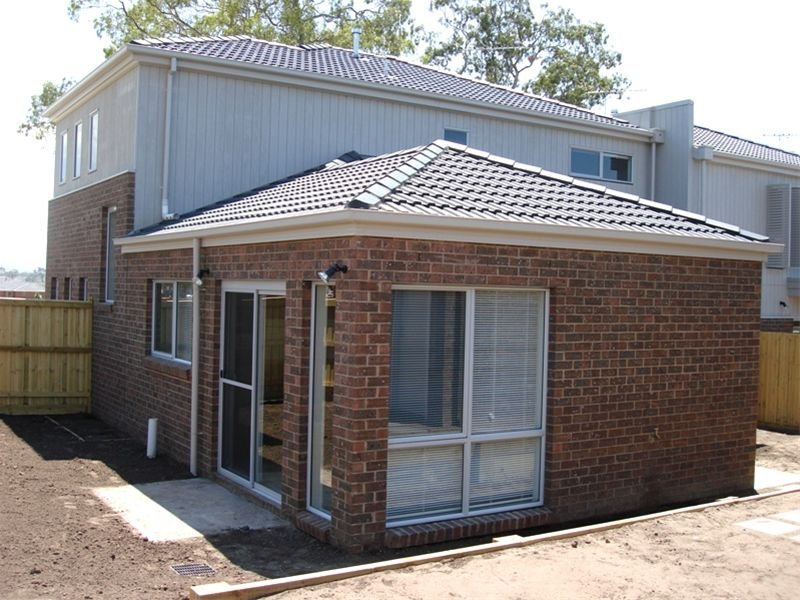 Woodland Waters: Spectacular Family Home! Picture 2