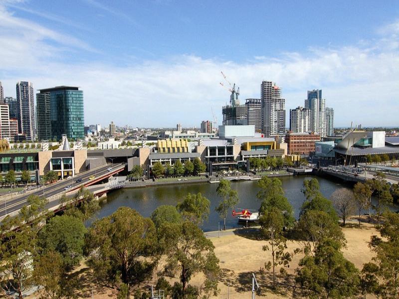 A lifestyle along the Yarra Picture 1