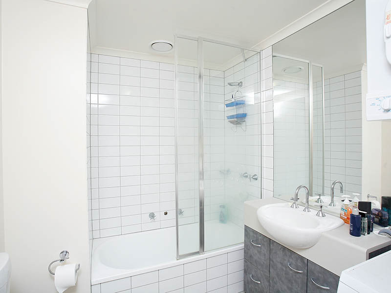 Love entertaining friends and family?
Then this is the one for you! Picture 3