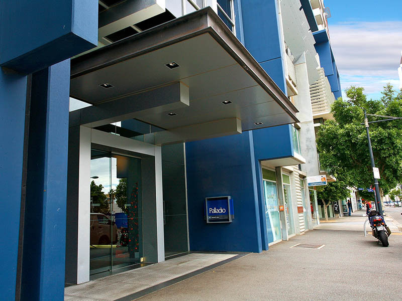 Private Victoria Harbour abode Picture 1