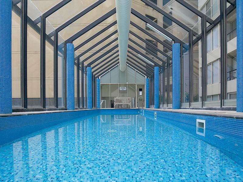 Sought after St Kilda Rd address at entry level price Picture 2