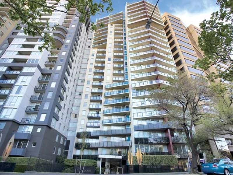 Sought after St Kilda Rd address at entry level price Picture 1