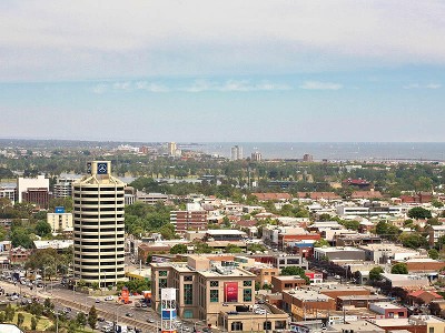 Spacious ‘Home' in the heart of Southbank Picture