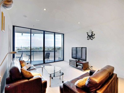 Stunning Lake and Bay views Picture