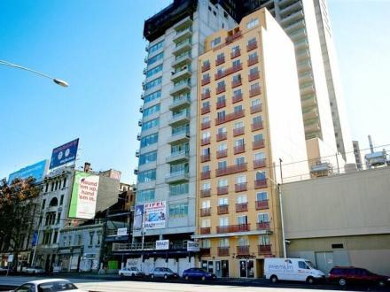 Flinders Towers, 546 Flinders St: Well Presented Studio Apartment! Picture 1