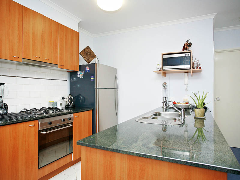 Sought after location and lifestyle Picture 2